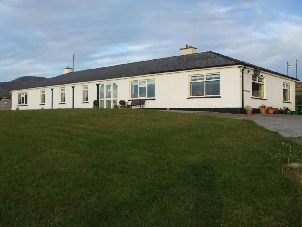 Achill West Coast House Bed and Breakfast Dooagh Exteriör bild