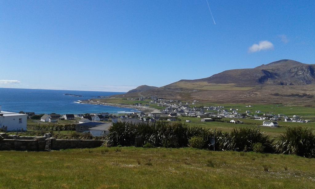 Achill West Coast House Bed and Breakfast Dooagh Exteriör bild
