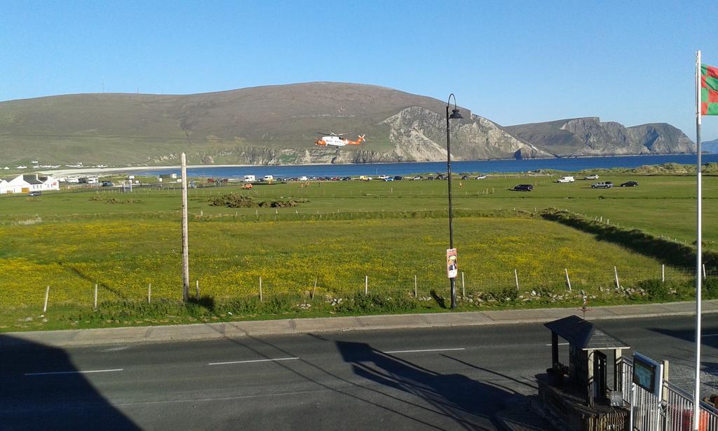 Achill West Coast House Bed and Breakfast Dooagh Exteriör bild