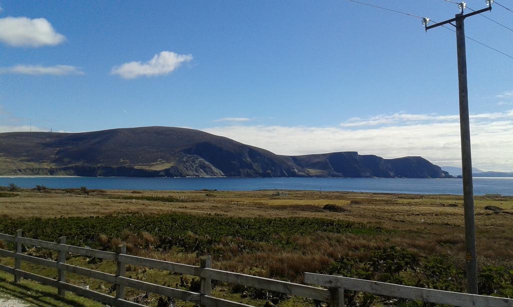 Achill West Coast House Bed and Breakfast Dooagh Exteriör bild